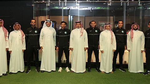 ياسر المسحل خلال استقباله الحكام