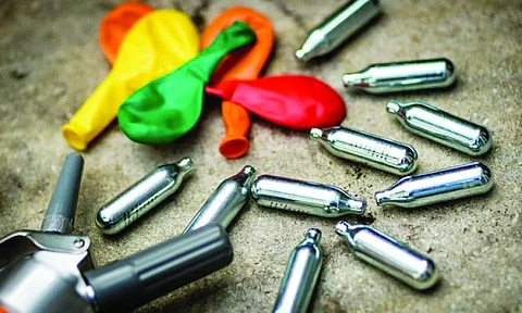 فتى بريطاني صارع الموت بسبب "نوبة ضحك": "أصدقائي فعلوا ذلك"