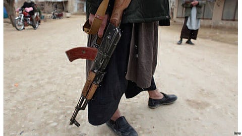 حاولوا منعه من الزوجة الثالثة.. رجل يقتل 10 من عائلته بأفغانستان