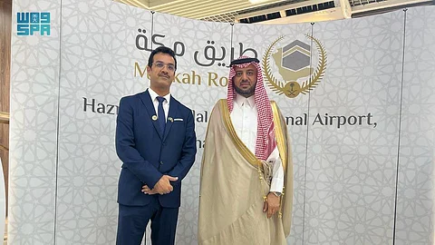 سفير خادم الحرمين لدى بنجلاديش يتفقّد الصالة المخصصة لـ"طريق مكة" بمطار دكا