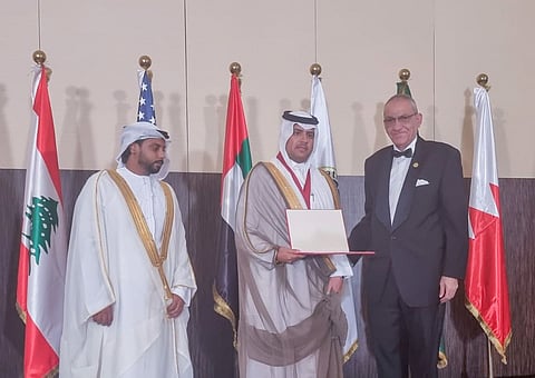 فهد الشيخ يتسلم جائزة التميز