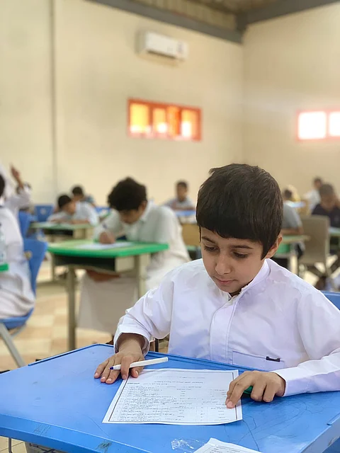 شاهد.. "انضباط وجاهزية" في اختبارات الفصل الدراسي الثالث بالمجمعة