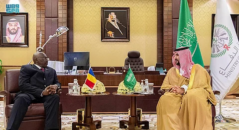 نائب وزير الدفاع يلتقي وزير الدفاع التشادي