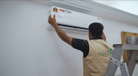 بدعم من "إحسان".. "أيتام جدة" توزع 319 جهازاً كهربائياً لـ "200" أسرة