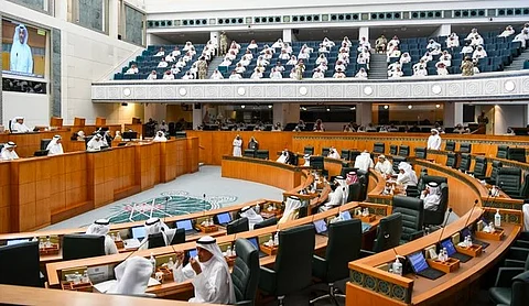 الكويت.. منح 3000 دينار منحة لكل متقاعد