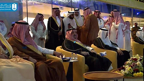 الأمير فيصل بن بندر يحضر حفل التخريج