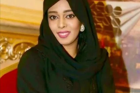 المذيعة السودانية لينا أنور