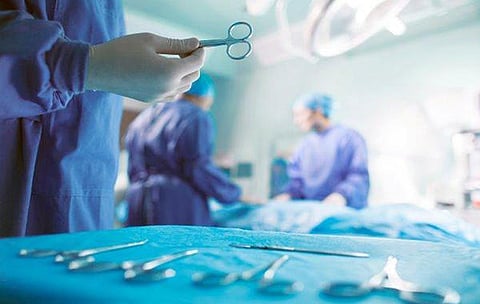 نجاح عمليتيْ قسطرة لشرايين القلب لمريضين في القريات