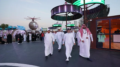 خلال زيارة الوفد لموسم جدة