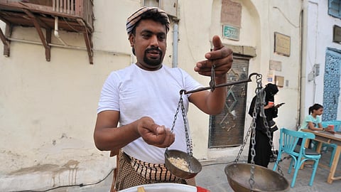 بائع متجول بجدة التاريخية