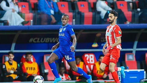 سعود عبدالحميد لاعب نادي الهلال