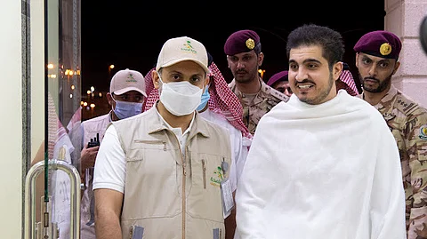 الأمير بدر بن سلطان يزور مركز القيادة والتحكم التابع لوزارة الصحة