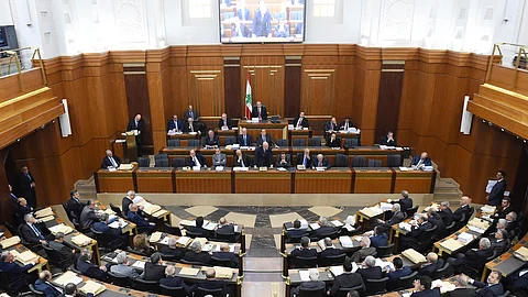 البرلمان اللبناني يمرر تعديلات طال انتظارها على قانون للسرية المصرفية