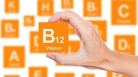 قدرتك العقلية على المحك.. ماذا يفعل نقص "B12" بجهازك العصبي؟!