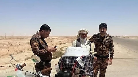 على الأقدام والدراجات الهوائية والنارية.. قصص "حجاج" تكبدوا المشقة لزيارة بيت الله الحرام