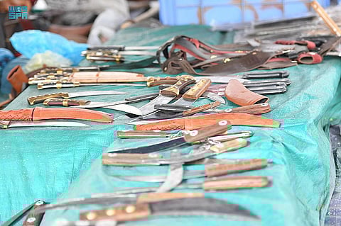 ذروة المهنة في العشر الأوائل.. أسواق الحدادة تنتعش في جازان و20 ريالًا لحد السكين