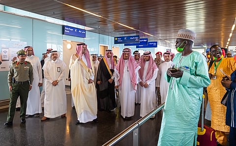 فيصل بن سلمان في مطار الأمير محمد بن عبدالعزيز