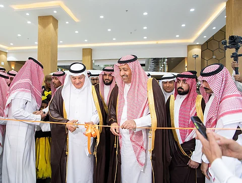 الأمير حسام بن سعود يفتتح مهرجان العسل الدولي الرابع عشر