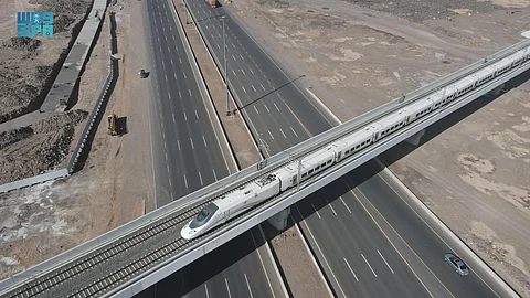 طقس صحو ورياح نشطة على طرق الحجاج من المدينة إلى مكة