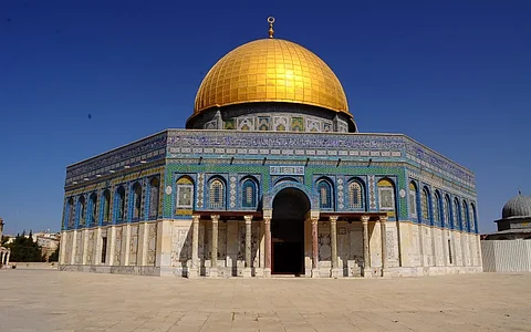 عشرات المستوطنين يقتحمون المسجد الأقصى