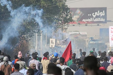 الأمن السوداني يطلق الغاز على متظاهرين حاولوا الوصول للقصر الرئاسي بالخرطوم
