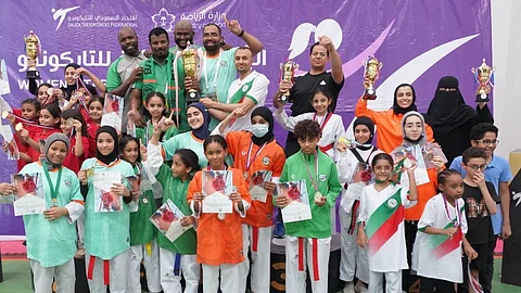 النور يحقّق كأس البطولة النسائية للتايكوندو والرياض وصيفًا للبطل