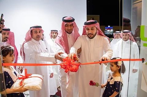 مدير عام صحة حائل يفتتح مركز "عنايتي الطبي"