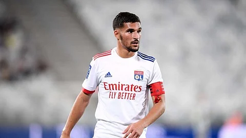 اللاعب حسام عوار