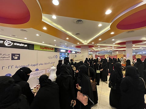 شاهد.. جامعة طيبة تنظّم فعالية "عام القهوة السعودية 2022" في ينبع