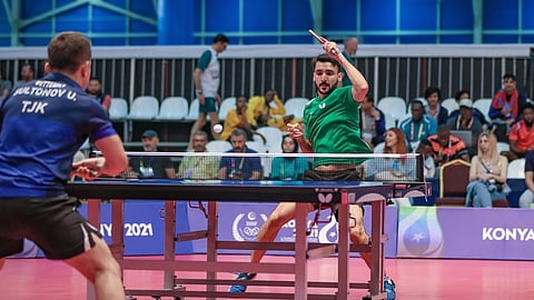 لاعب المنتخب السعودي لكرة الطاولة علي الخضراوي يتأهل إلى ربع نهائي مسابقة الفردي