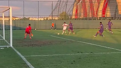 جانب من لقاء الرائد والأهلي بتركيا