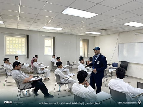 طلاب الكليات التقنية خلال انطلاقة العام التدريبي