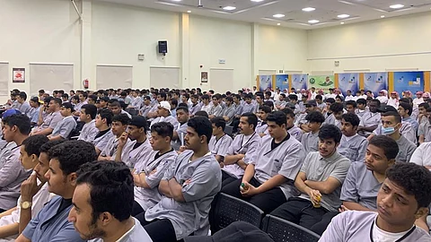 المتدربون أثناء حضورهم برنامج التهيئة للفصل الأول