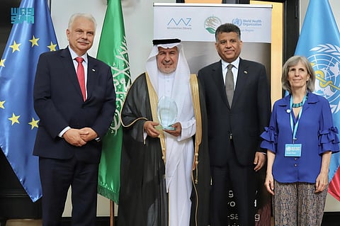 عبدالله الربيعة يجتمع مع نائب وزير الصحة البولندي وممثلة الصحة العالمية