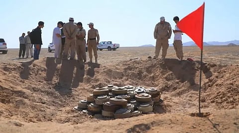 تفكيك ألغام حوثية