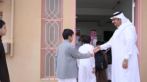 "مدير تعليم سراة عبيدة" يتابع انطلاقة العام الدراسي الجديد