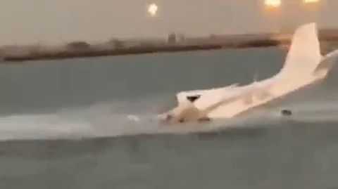 مكتب تحقيقات الطيران يكشف تفاصيل حادثة سقوط طائرة خفيفة في أبها