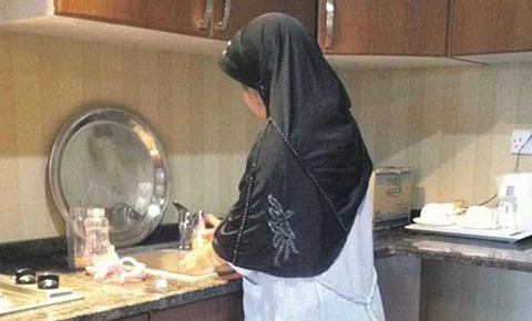 قريبًا.. عقود تأمين على الخادمات في حال الهروب أو الامتناع أو الوفاة