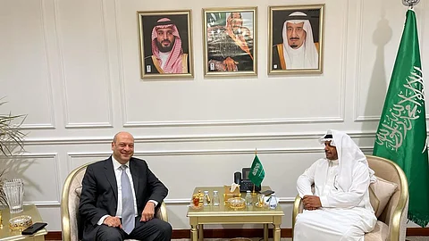 المندوب السعودي الدائم لدى "التعاون الإسلامي" يستقبل نظيريه "الباكستاني" و"المصري"