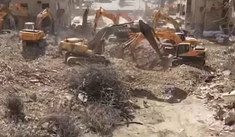 لجنة العشوائيات بجدة تُشعر سكان حي قويزة ببدء أعمال الإزالة