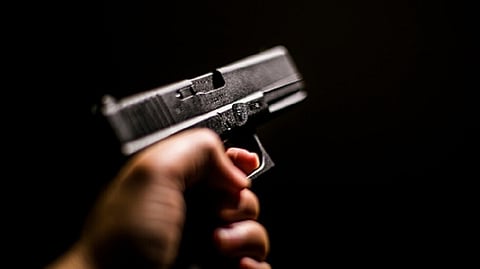 حادث مأساوي بمصر.. شاب يقتل والده عن طريق الخطأ