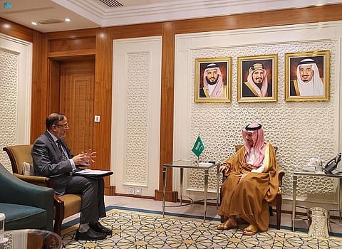 خادم الحرمين يتلقى رسالة خطية من رئيس بنغلاديش