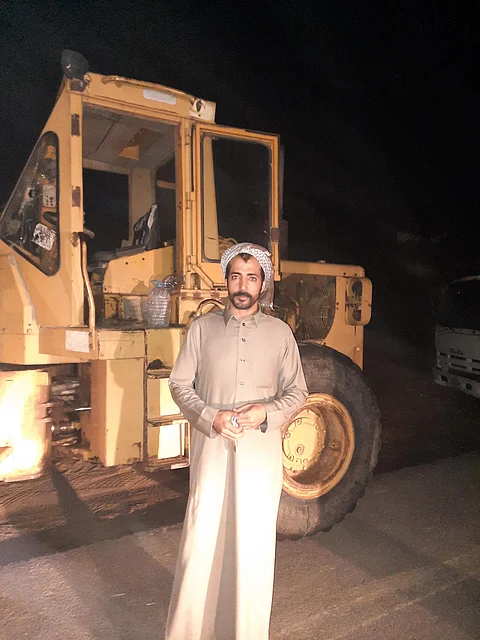 ناحي البقمي ينقذ عائلتين جرفهما سيل وادي تربة
