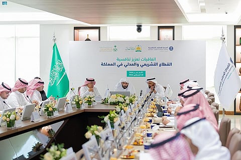 "القصبي" يرأس اجتماع اللجنة القانونية بالمركز الوطني للتنافسية بمشاركة وزير العدل ورئيس هيئة الخبراء