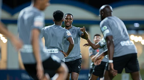 لاعبو الهلال يؤدون الحصة التدريبية