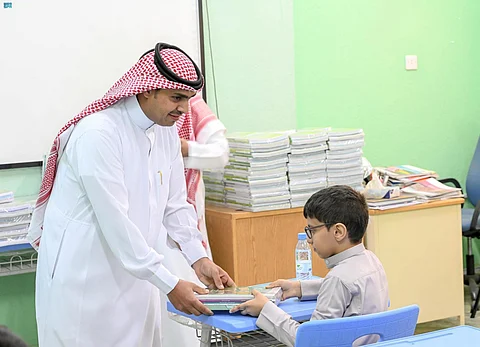 اليوم الأول.. انتظام طلاب وطالبات التعليم بالمناطق والمحافظات في جميع المراحل
