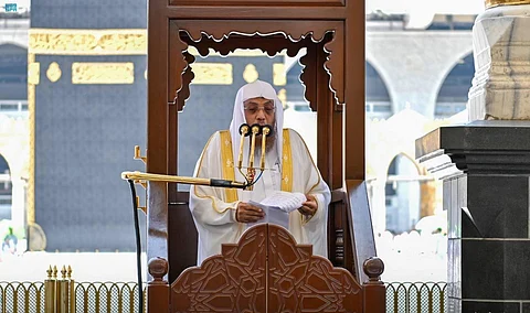 إمام وخطيب المسجد الحرام أسامة خياط