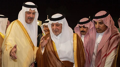 أمير منطقة مكة المكرمة يتوِّج الفائزين بكؤوس الملك فيصل وعكاظ والأمير عبدالله الفيصل