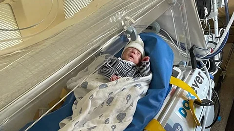 من مكة إلى ألمانيا.. نقل طفل خديج تمت ولادته أثناء شعيرة الحج الماضي