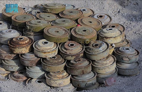 "مسام" ينتزع خلال أسبوع 734 لغمًا في عدة محافظات يمنية